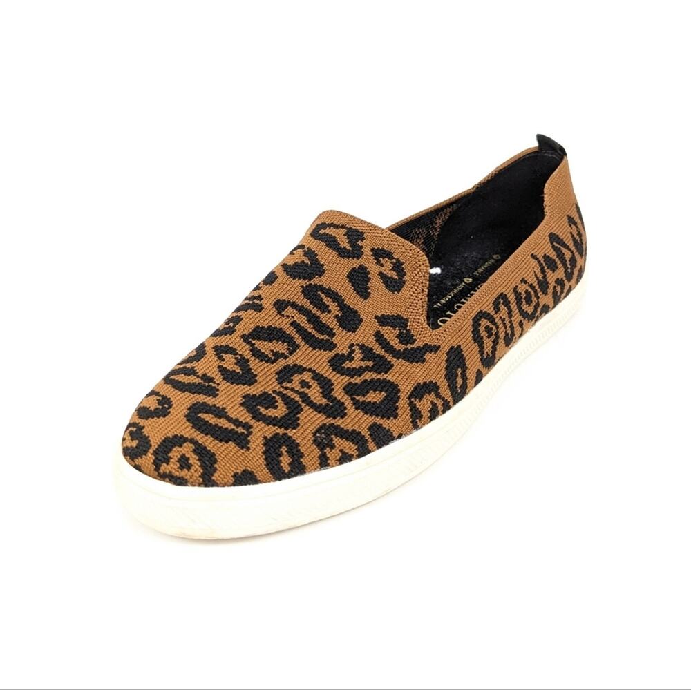 Vince Camuto Cabreli Sneakers 7.5 Cheetah Print Slip On Stretch Casual